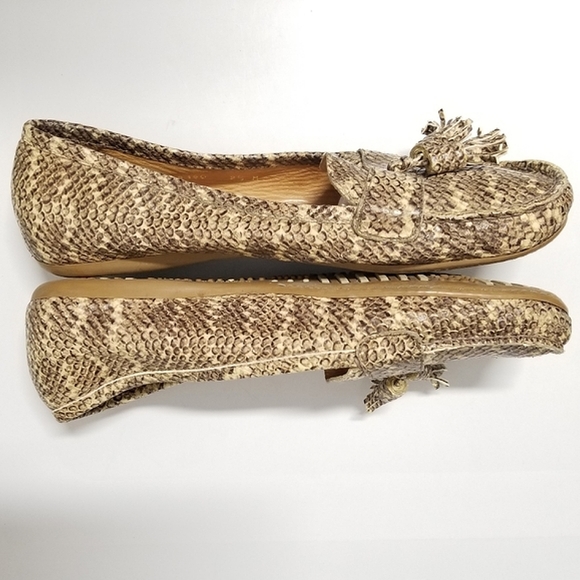 Stuart Weitzman Brown & Tan Snakeskin Embossed Leather Tassel Driving Loafer 9½ - Picture 9 of 13